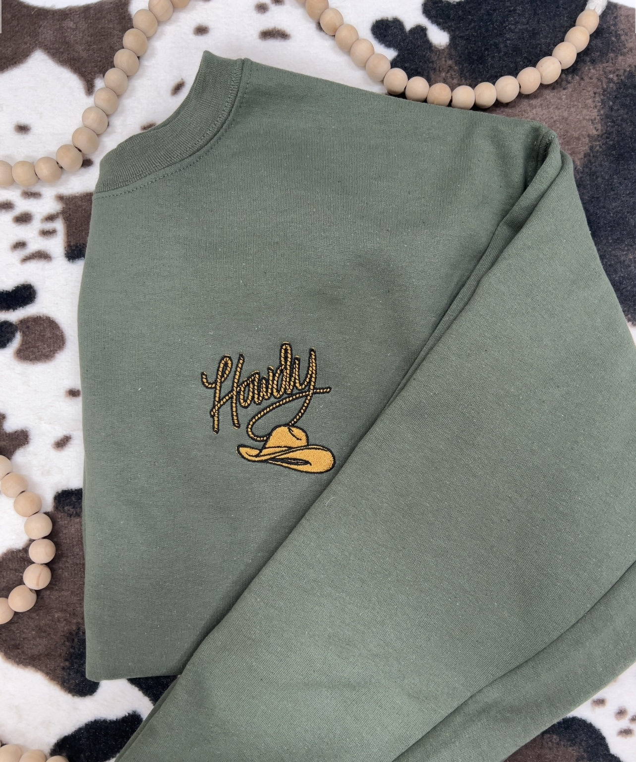 Western Howdy Hat Sweatshirt: Embroidered Crewneck for Cowgirls Unique Gifts for Her