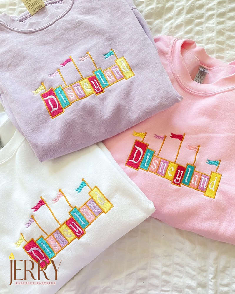 Magical Disneyland Embroidered Sweatshirt: Cozy and Stylish Apparel for Disney Fans!