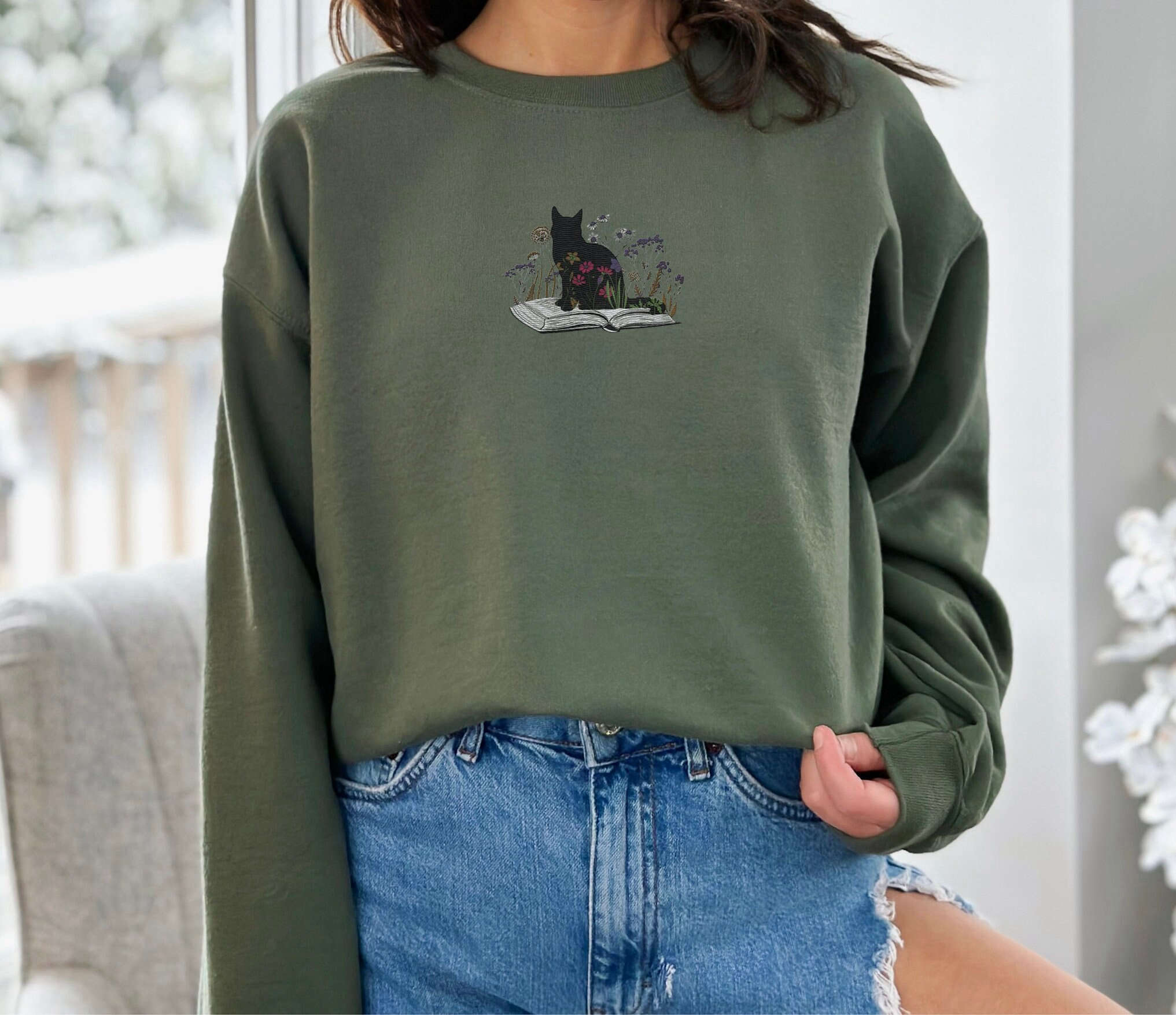 Stylish Embroidered Cat Sweatshirt: Book and Flowers Design