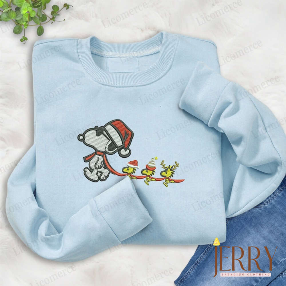 Custom Christmas Embroidered Unisex Sweatshirt: Festive Dog Crewneck with Snoopy Design & Y2K Style Embroidery