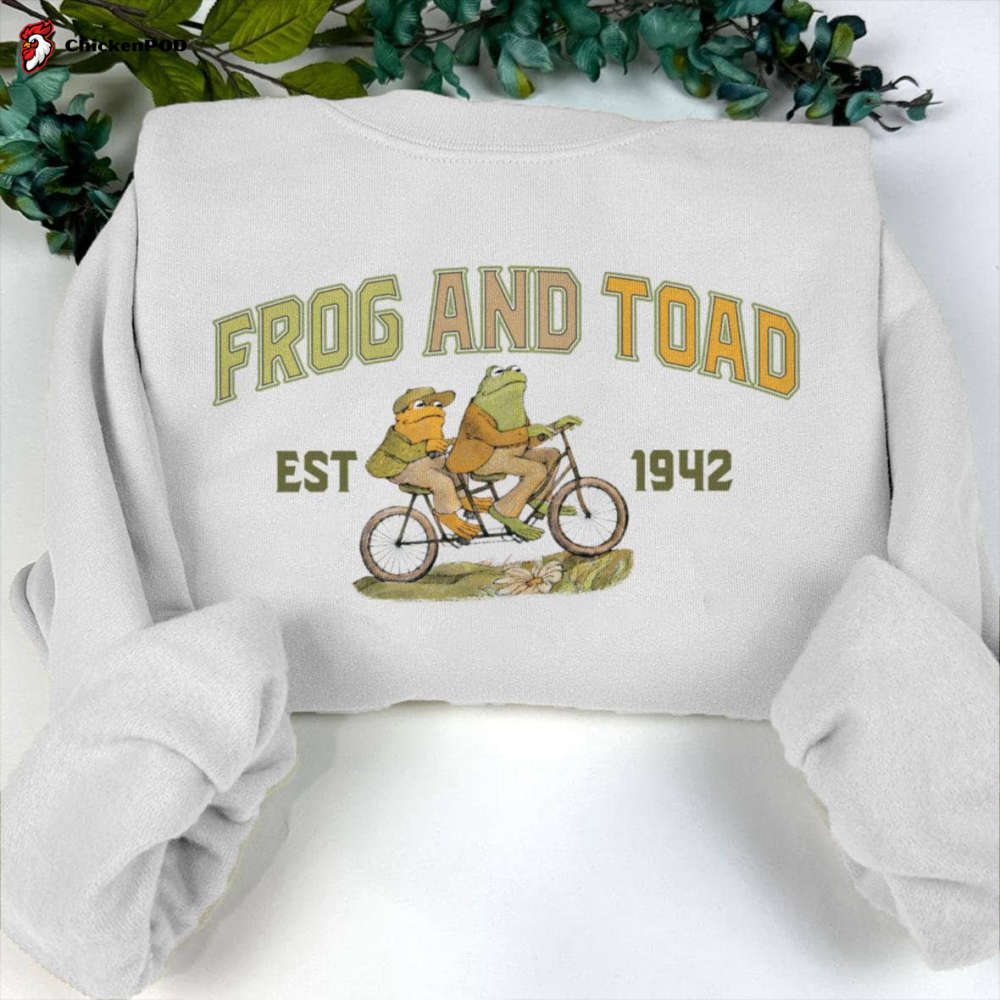 Vintage Frog and Toad Print Sweatshirt: Retro Book Shirt Perfect Gift For Her