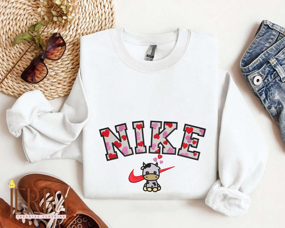 Stylish Heart Cow Nike Sweatshirt with Embroidered Design – Trendy and Comfortable