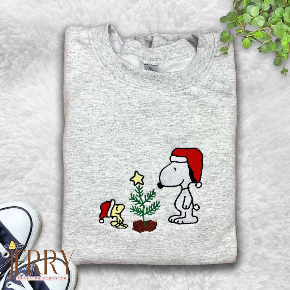 Snoopy Christmas Embroidered Crewneck Festive Holiday Sweater Peanuts Snoopy & Woodstock