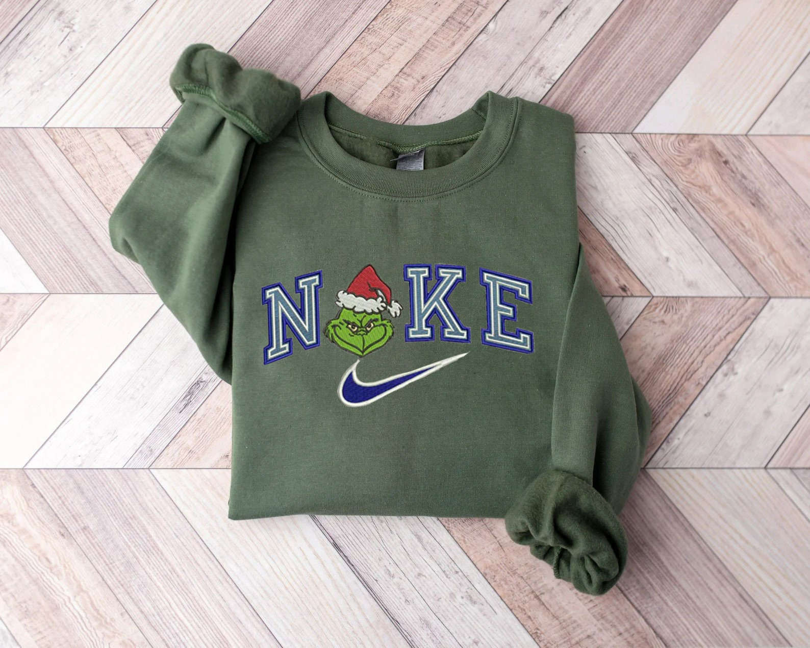 Vintage Nike Santa Grinch Face Embroidered Sweatshirt – Festive Holiday Style for Nike Collectors