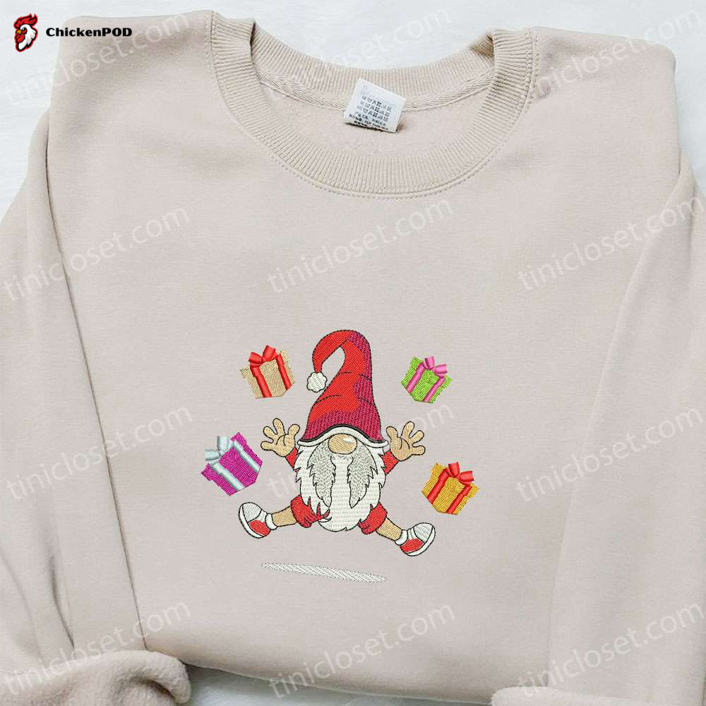 Cozy Christmas Gnomes Embroidered Sweatshirt – Perfect Gift Idea for Winter Festivities