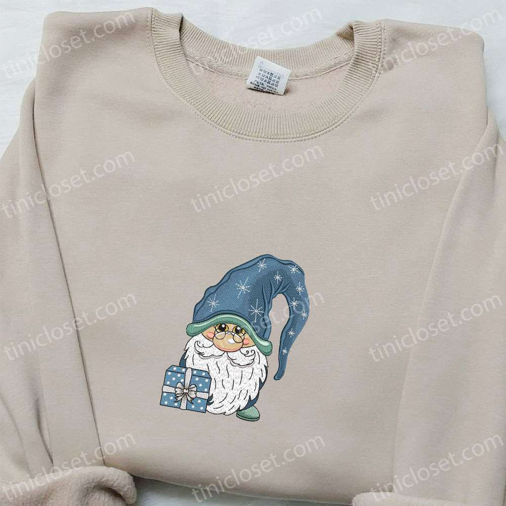 Cute Gnome Embroidered T-shirt: Best Christmas Gift for Family – Festive Christmas Embroidery