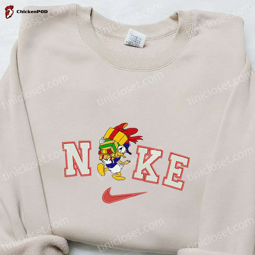 Nike Christmas x Donald Duck Gifts Embroidered Sweatshirt – Walt Disney Christmas Shirt Best Gift Ideas