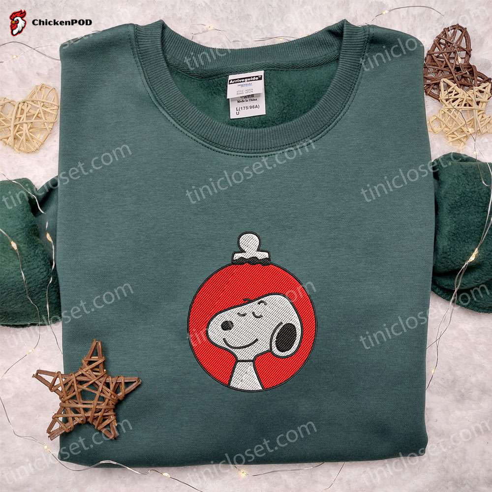 Snoopy Christmas House Embroidered Shirt & Peanuts Cartoon Hoodie – Best Family Christmas Gifts