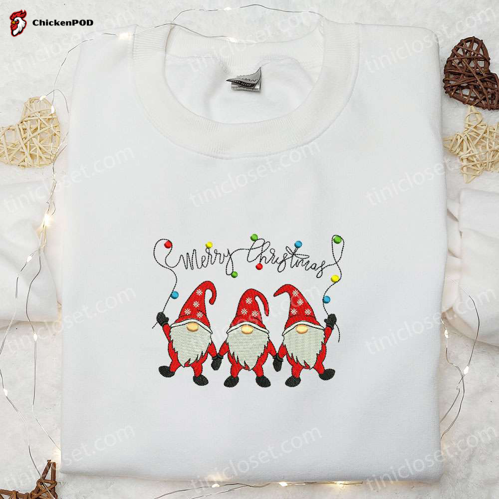 Get Festive with Gnome Christmas Wreath Hoodie & T-shirt – Perfect Family Gift Ideas!